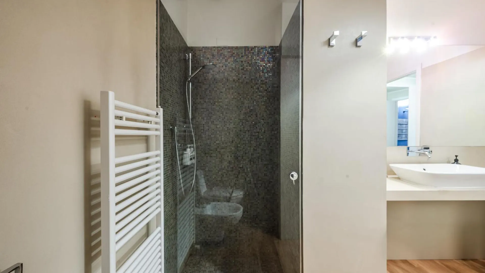 Apartment The Baldachin Home - Navigli Area Milan Italy