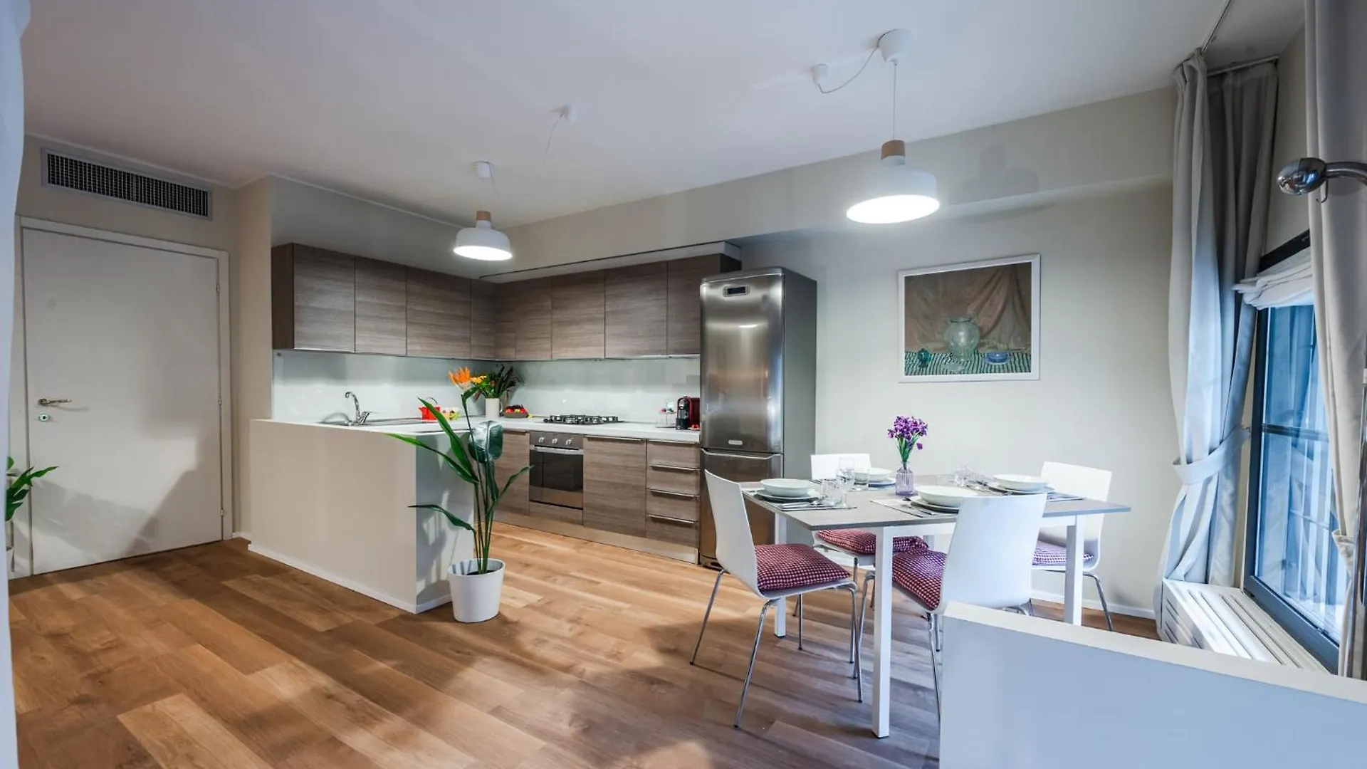 The Baldachin Home - Navigli Area Milan Italy